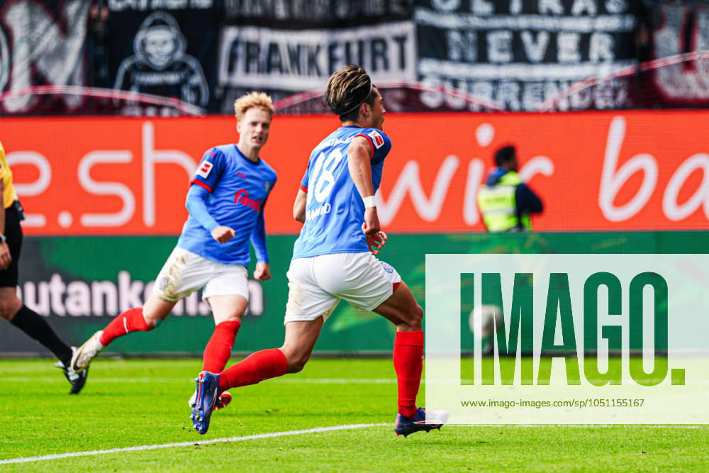 Torjubel nach Tor zum 1:1 per Elfmeter Strafstoss Shuto Machino (Holstein Kiel, 18) GER, Holstein Kiel vs. Eintracht Frankfurt, Fussball, Bundesliga, Spieltag 5, Saison 2024 25, 29.09.2024 DFL REGULATIONS PROHIBIT ANY USE OF PHOTOGRAPHS AS IMAGE SEQUENCES AND OR QUASI-VIDEO GER, Holstein Kiel vs. Eintracht Frankfurt, Fussball, Bundesliga, Spieltag 5, Saison 2024 25, 29.09.2024 Kiel