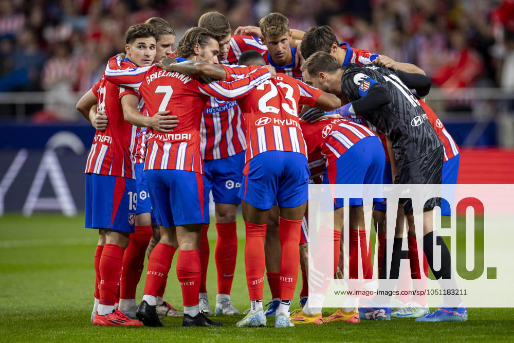 Fußball, Atletico Madrid - Real Madrid Atletico de Madrid players seen reunited before the LaLiga EA Sports match between Atletico de Madrid and Real Madrid CF at Cívitas Metropolitano on September 29, 2024 in Madrid, Spain. (Photo by: LGM Panoramic) FOOTBALL : Atletico de Madrid vs Real Madrid CF - LaLiga EA Sports - 29 09 2024 LGM Panoramic