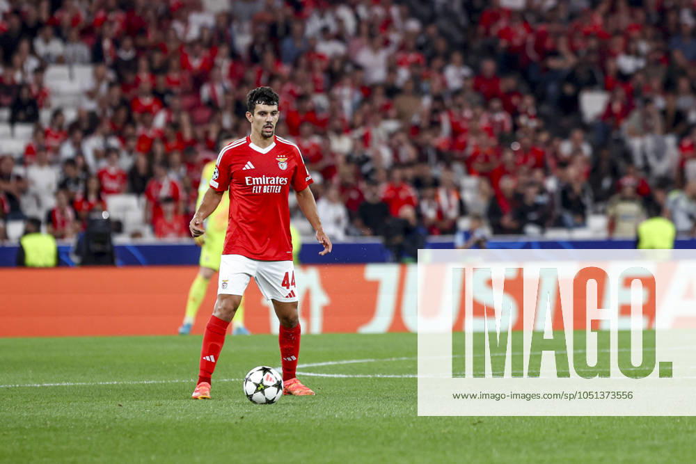 Tomas Araujo defender of SL Benfica during the UEFA Champions League football match between SL Benfica and LOSC Lille at the Estadio da Luz in Lisbon on October 2, 2024. UEFA Champions League - SL Benfica vs Atletico Madrid (Valter Gouveia SPP)