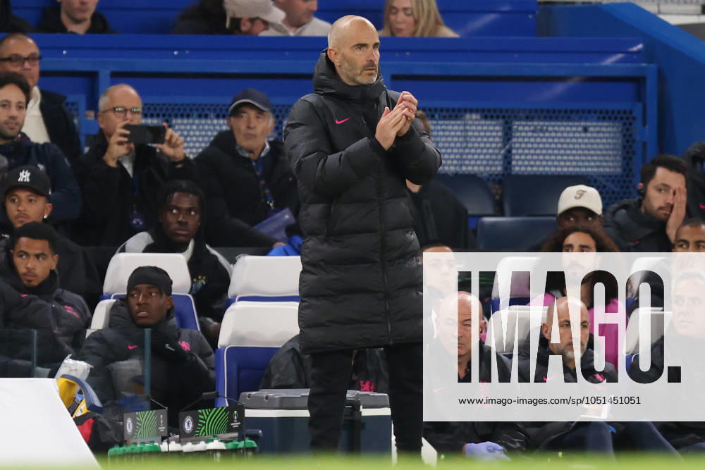 Chelsea v KAA Gent Europa Conference League 03 10 2024. Matchday 1 of 6 Chelsea Manager Enzo Maresca applauds his team during the Europa Conference League match between Chelsea and KAA Gent at Stamford Bridge, London, England on 3 October 2024. London Stamford Bridge Greater London England Editorial use only ,