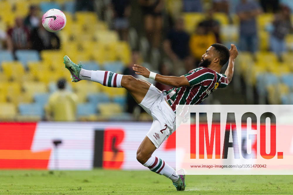 RIO DE JANEIRO, BRAZIL - OCTOBER 03: SAMUEL XAVIER of Fluminense tries to get the ball during the match between Fluminense and Cruzeiro as part of Brasileirao 2024 at Maracana Stadium on October 03, 2024 in Rio de Janeiro, Brazil. Rio De Janeiro Brazil - ZUMAc227 20241003_zsp_c227_009