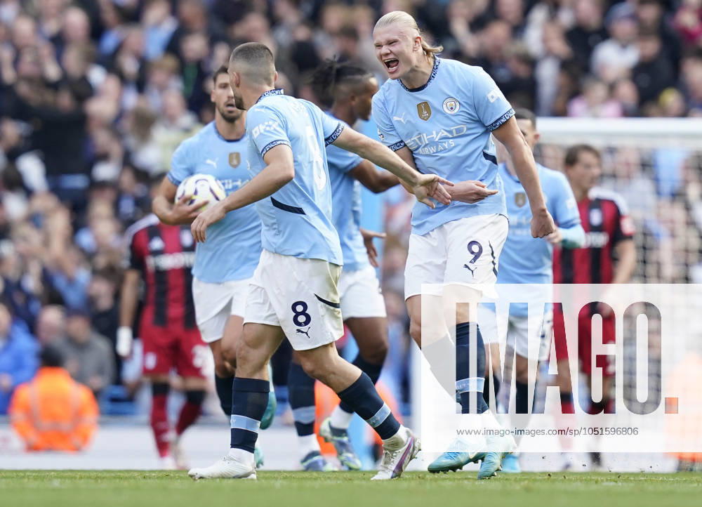 Manchester, England, 5th October 2024. Erling Haaland of Manchester City (R) celebrates the goal scored by Mateo KovaÄić of Manchester City (L) during the Premier League match at the Etihad Stadium, Manchester. Picture credit should read: Andrew Yates Sportimage . SPI-3360-0008