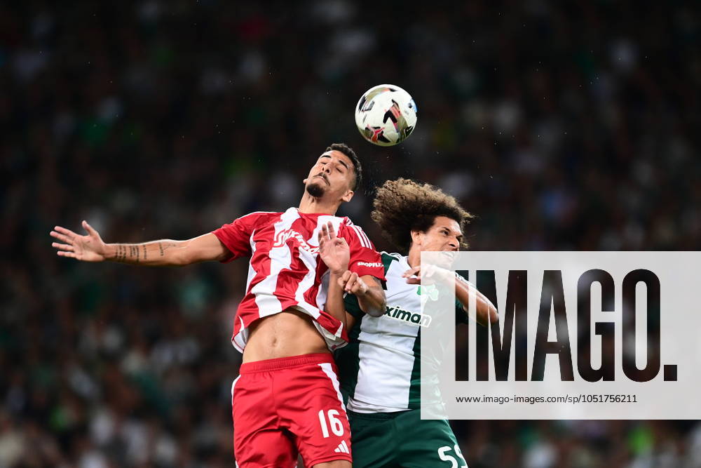WILLIAN ARAO of Panathinaikos FC in action against DAVID CARMO of Olympiacos FC during the SuperLeague regular season soccer match between Panathinaikos FC and Olympiacos FC held at OAKA in Athens, Greece, 6 October 2024. IMAGO ONE INCH PRODUCTIONS ATHENS Greece