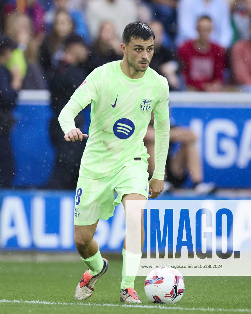 LaLiga EA Sports - Deportivo Alaves v FC Barcelona, Barca Pedri Gonzalez of FC Barcelona in action during the LaLiga EA Sports match between Deportivo Alaves and FC Barcelona at Mendizorrotza Stadium on October 6, 2024, in Vitoria, Spain. Vitoria Mendizorrotza Stadium Basque Country Spain RL_ALVvFCB_000102
