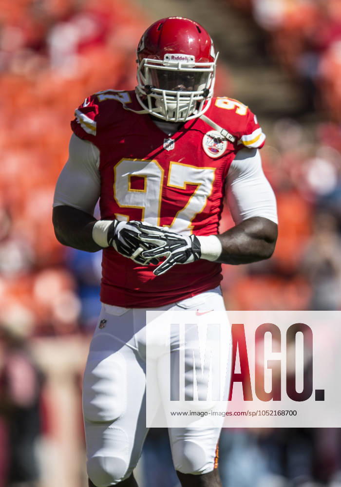 NFL, American Football Herren, USA 2013: Giants vs Chiefs SEP 29 Sept. 29, 2013 - Kansas City, Missouri, United States of America - September 29, 2103: Kansas City Chiefs defensive end Allen Bailey (97) during the NFL game between the New York Giants and the Kansas City Chiefs at Arrowhead Stadium in Kansas City, MO. The Chiefs defeated the Giants 31-7. Kansas City Missouri United States of America