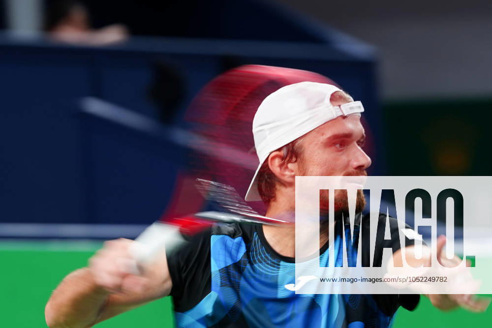(241012) -- SHANGHAI, Oct. 12, 2024 -- Tomas Machac hits a return during the men s singles semifinal match between Jannik Sinner of Italy and Tomas Machac of the Czech Republic at the ATP, Tennis Herren World Tour Shanghai Masters tennis tournament in Shanghai, east China, Oct. 12, 2024. ) (SP)CHINA-SHANGHAI-TENNIS-ATP TOUR-SHANGHAI MASTERS(CN) XuxYanan