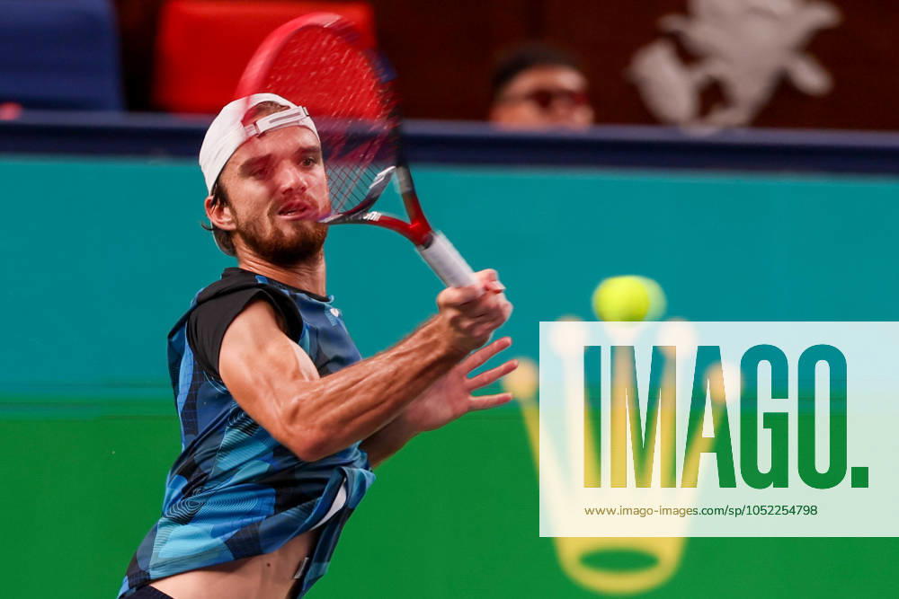 (241012) -- SHANGHAI, Oct. 12, 2024 -- Tomas Machac hits a return during the men s singles semifinal match between Jannik Sinner of Italy and Tomas Machac of the Czech Republic at the ATP, Tennis Herren World Tour Shanghai Masters tennis tournament in Shanghai, east China, Oct. 12, 2024. ) (SP)CHINA-SHANGHAI-TENNIS-ATP TOUR-SHANGHAI MASTERS(CN) WangxXiang