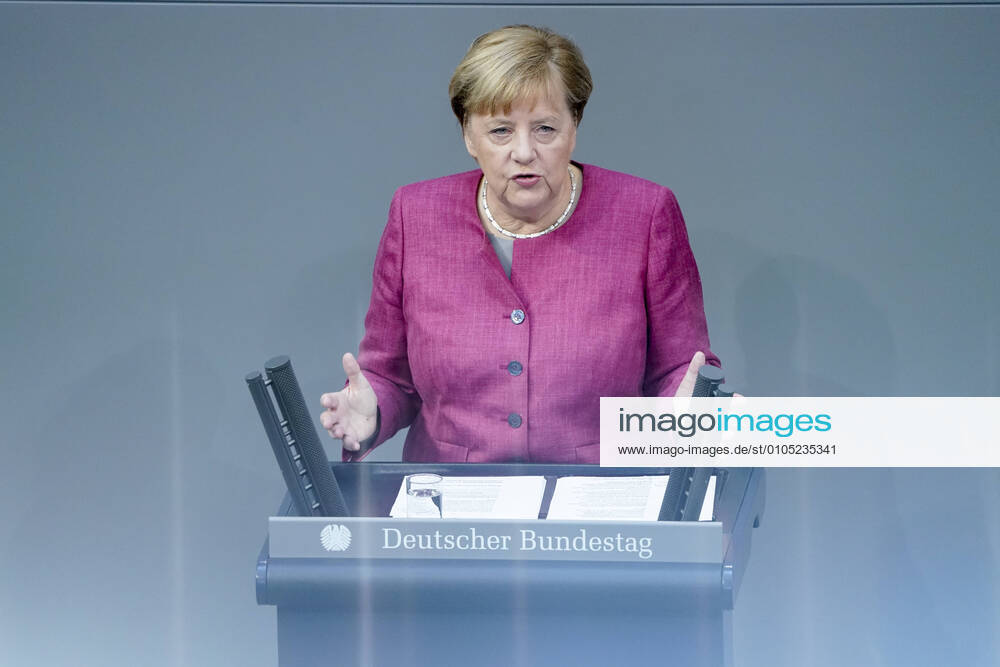 179. Bundestagssitzung in Berlin Aktuell, 30.09.2020, Berlin Angela Merkel die Bundeskanzlerin der Bundesrepublik Deutschland im Portrait bei ihrer Rede bei der 179. Sitzung des Deutschen Bundestag in Berlin Berlin Berlin Deutschland