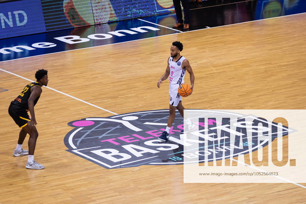 Basketball Champions League, Telekom Baskets Bonn vs. AEK Betsson BC, 15.10.2024 Darius McGhee (Telekom Baskets Bonn 0) war die zentrale Figur der Baskets -- Basketball Champions League, Telekom Baskets Bonn vs. AEK Betsson BC, 15.10.2024, Telekom Dome, Bonn