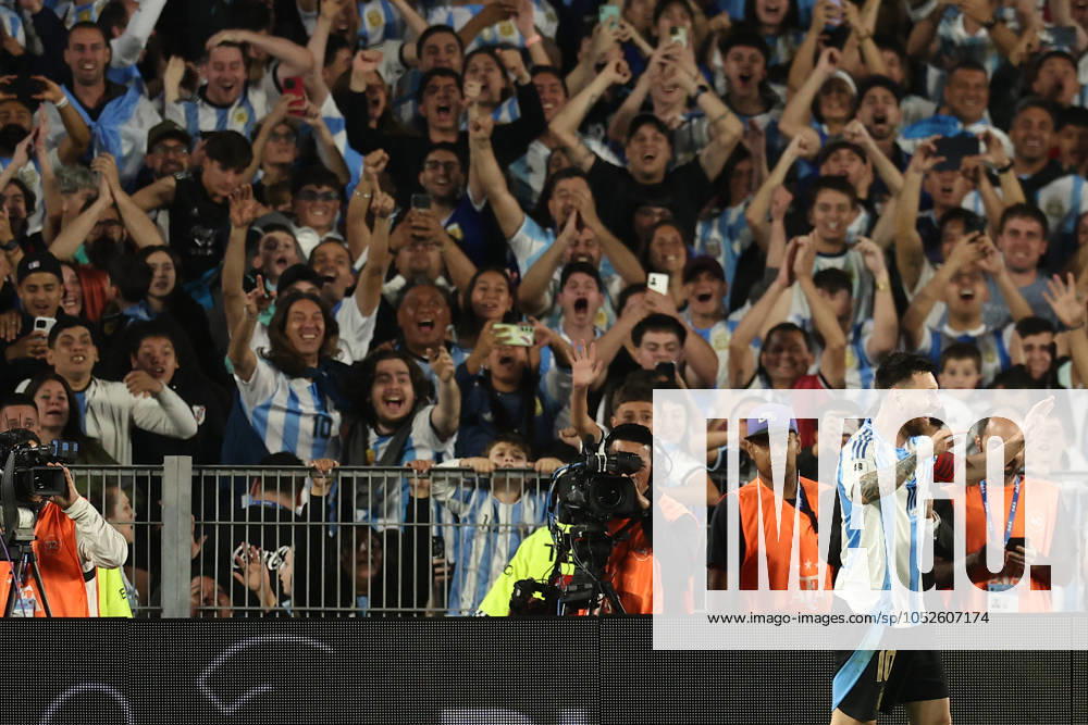 Argentina s forward Lionel Messi (R) celebrates after scoring the teams sixth goal against Bolivia during the South American qualification football match for the FIFA World Cup, WM, Weltmeisterschaft, Fussball 2026 at the Monumental stadium in Buenos Aires on October 15, 2024. Argentina won by 6-0. BUENOS AIRES ARGENTINA