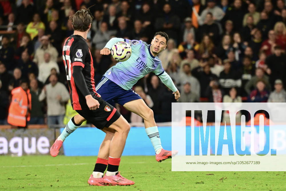 Bournemouth v Arsenal Premier League Gabriel Martinelli of Arsenal shoots during the Premier League match at the Vitality Stadium, Bournemouth UK Newspapers OUT