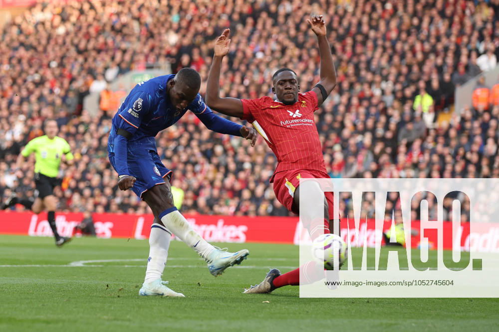 Football - 2024 2025 Premier League - Liverpool v Chelsea - Anfield - Sunday 20th October 2024 Nicolas Jackson of Chelsea misses a chance