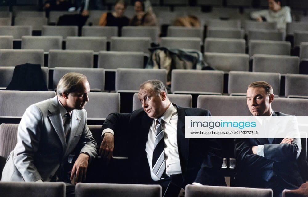 DAS LEBEN DER ANDEREN aka THE LIVES OF OTHERS ULRICH TUKUR Date: 2006 Mandatory credit line: Image courtesy ARTE BR CREADO FILM WIEDEMANN &; BERG FILMPRODUKTION ARTE BR CREADO FILM WIEDEMANN & BER