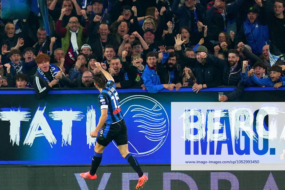 Atalanta s Marten de Roon celebrates after scoring 1-0 during the Serie A soccer match between Atalanta and Hellas Verona at the Gewiss Stadium in Bergamo , north Italy - Saturday , October 26 , 2024. - Soccer .