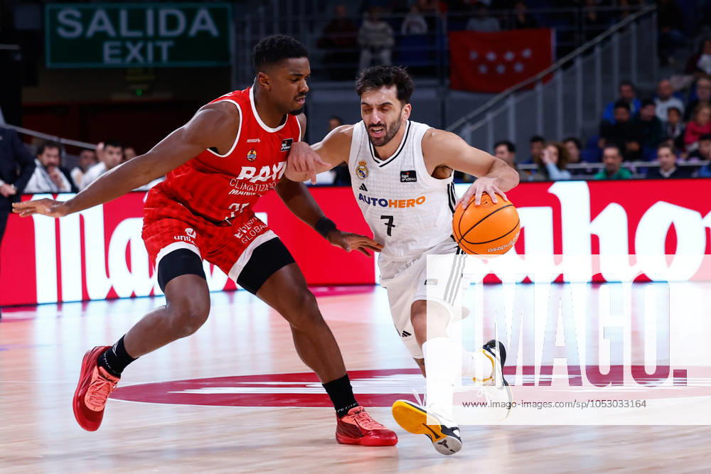 Facundo Campazzo of Real Madrid and Retin Obasohan of BAXI manresa in action during the Spanish League, Liga ACB Endesa, basketball match played between Real Madrid and BAXI Manresa at WiZink Center on October 27, 2024, in Madrid, Spain. Madrid SPAIN - ZUMAa181 20241027_zaa_a181_026