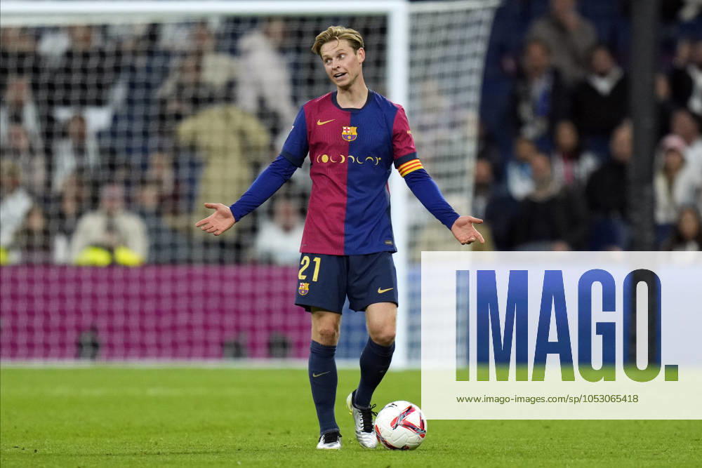ESP: Real Madrid v FC Barcelona, Barca La Liga EA Sports. Date 11 Frenkie de Jong of FC Barcelona during the La Liga EA Sports match between Real Madrid and FC Barcelona played at Santiago Bernabeu Stadium on October, 2024 in Madrid, Spain. Contributor