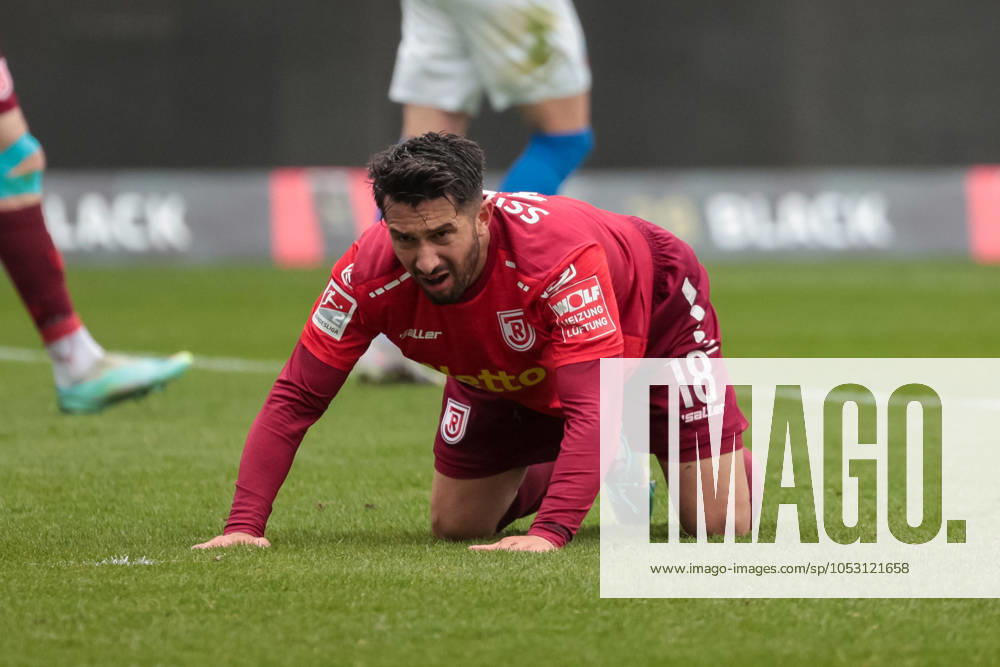 Frust, Enttaeuschung, Zorn bei Aygün Yildirim (Regensburg) ; GER, FC Hansa Rostock vs. SSV Jahn Regensburg, Fussball, 2. Bundesliga, 31. Spieltag, Spielzeit 2022 2023, 06.05..2023, DFL REGULATIONS PROHIBIT ANY USE OF PHOTOGRAPHS AS IMAGE SEQUENCES AND OR QUASI-VIDEO, @ Andy Bünning Rostock Ostseestadion Mecklenburg - Vorpommern Deutschland