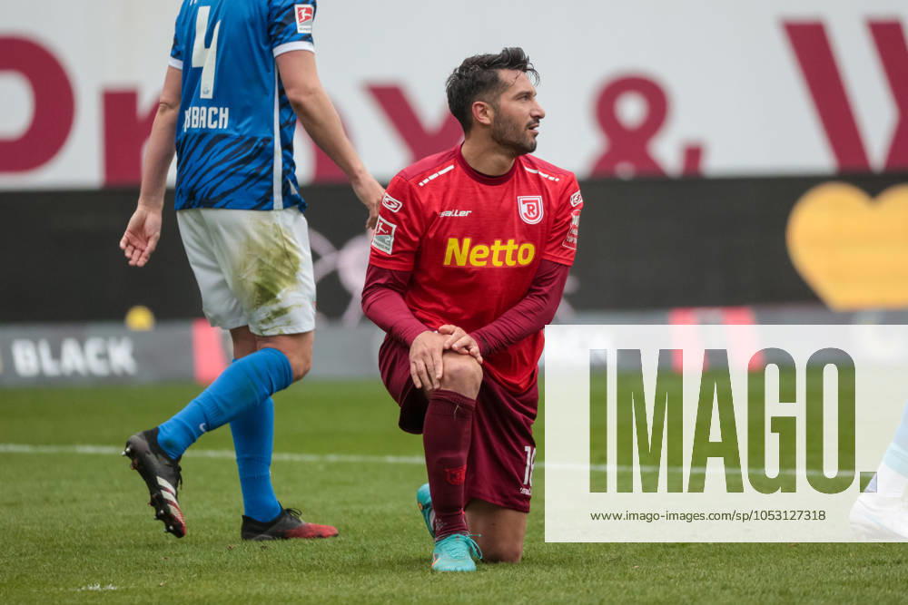 Frust, Enttaeuschung, Zorn bei Aygün Yildirim (Regensburg) ; GER, FC Hansa Rostock vs. SSV Jahn Regensburg, Fussball, 2. Bundesliga, 31. Spieltag, Spielzeit 2022 2023, 06.05..2023, DFL REGULATIONS PROHIBIT ANY USE OF PHOTOGRAPHS AS IMAGE SEQUENCES AND OR QUASI-VIDEO, Rostock Ostseestadion Mecklenburg - Vorpommern Deutschland