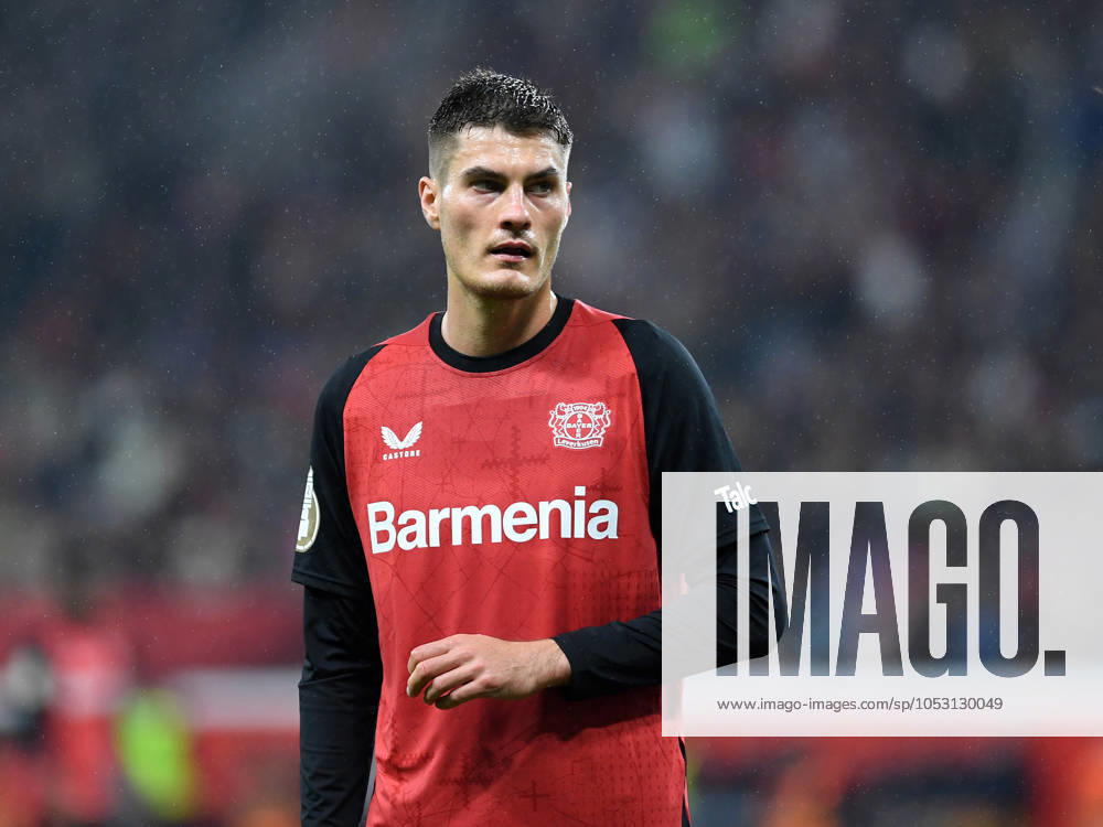 Patrik Schick (Bayer 04 Leverkusen) schaut waehrend des Spiels der zweiten Runde im DFB-Pokal zwischen Bayer 04 Leverkusen und SV 07 Elversberg in der BayArena am 29. October 2024 in Leverkusen, Deutschland. (Foto von Ralf Treese DeFodi Images) +++ Patrik Schick (Bayer 04 Leverkusen) looks on during the DFB-Cup - Second Round match between Bayer 04 Leverkusen and SV 07 Elversberg at BayArena on October 29, 2024 in Leverkusen, Germany. (Photo by Ralf Treese DeFodi Images) DFB DFL REGULATIONS PROHIBIT ANY USE OF PHOTOGRAPHS AS IMAGE SEQUENCES AND OR QUASI-VIDEO. not used in POL SRB CRO FRA GBR NED ITA USA Defodi-521_LEVSVE20241028_022