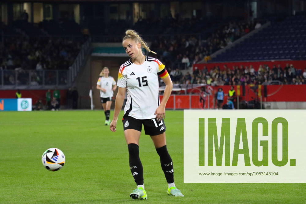 Duisburg, Deutschland 28. Oktober 2024: Testspiel - Fußball-Frauen-Nationalmannschaft - Deutschland vs. Australien Im Bild: Giulia Gwinn (Deutschland) DFB regulations prohibit any use of photographs as image sequences and or quasi-video Schauinsland Reisen Arena Niedersachsen