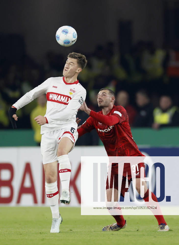 Im Bild: v.l. Angelo Stiller (VFB Stuttgart, 6) und Luca Sirch (1.FC Kaiserslautern, 31), 29.10.2024, Fussball, DFB-Pokal, VfB Stuttgart - 1. FC Kaiserslautern, GER, Stuttgart, MHP Arena, DFL REGULATIONS PROHIBIT ANY USE OF PHOTOGRAPHS AS IMAGE SEQUENCES AND OR QUASI-VIDEO.