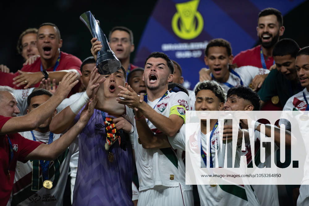 Fluminense is the champion of the Brazilian under-17 football championship Sao paulo (sp), 11 01 2024 - brazilian under-17 palmeiras vs fluminense - fluminense players celebrate winning the title after the match between palmeiras and fluminense, valid for the final of the brazilian under-17 football championship, on the night of this friday, november 1st, at allianz parque, in sao paulo-sp. (Foto: Ronaldo Barreto Thenews2 imago images) SPO