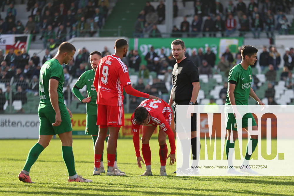 BSG Chemie Leipzig vs. Hallescher FC, Regionalliga Nordost, 02.11.24 Schiedsrichter Eugen Ostrin. Fußball, Regionalliga Nordost, Saison 2024 2025, 14. Spieltag: BSG Chemie Leipzig vs. Hallescher FC am 02.11.24 im Alfred-Kunze-Sportpark, Leipzig Leutzsch.