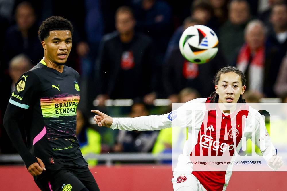 AMSTERDAM - (l-r) Malik Tillman of PSV Eindhoven, Kian Fitz-Jim of Ajax during the Dutch Eredivisie match between Ajax Amsterdam and PSV Eindhoven at the Johan Cruijff ArenA on Nov. 2, 2024 in Amsterdam, Netherlands. ANP SEM VAN DER WAL Dutch Eredivisie 2024 25 ANPxSportx IVx 512493133 originalFilename: 512493133