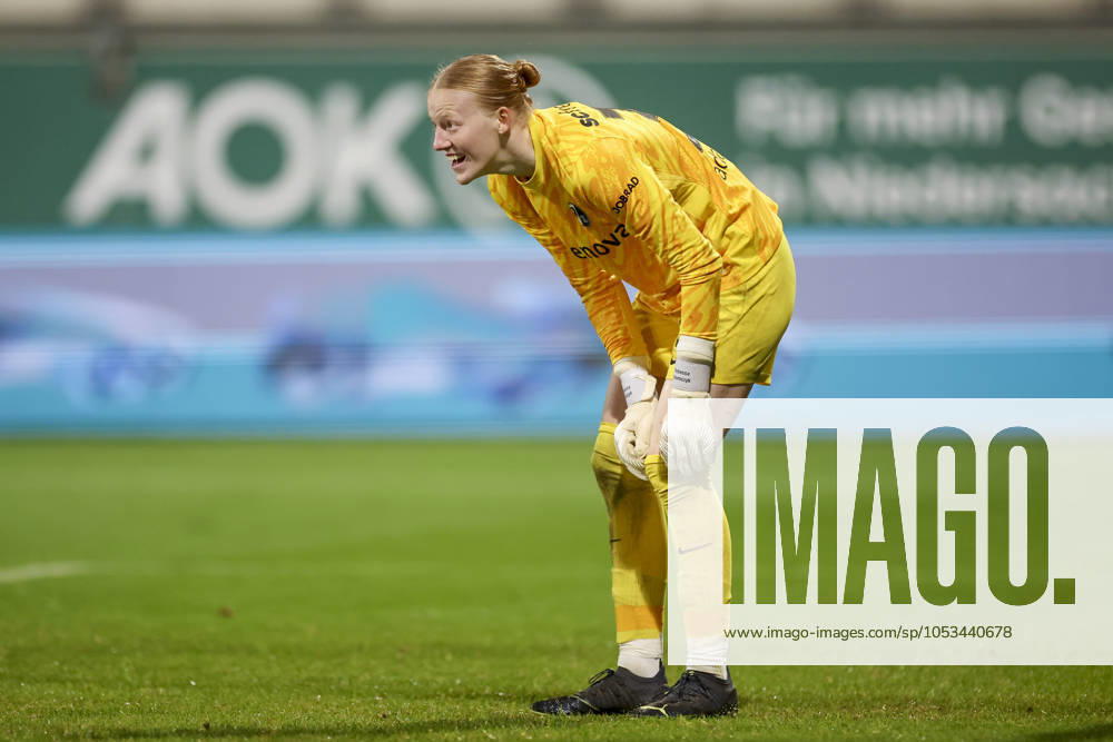 , Google Pixel Frauen-Bundesliga, VfL Wolfsburg vs SC Freiburg, AOK Stadion am 03. November 2024 in Wolfsburg, Deutschland. (Foto von Marco Steinbrenner DeFodi Images) , Google Pixel Frauen-Bundesliga, VfL Wolfsburg vs SC Freiburg, AOK Stadion, November 3, 2024 in Wolfsburg, Germany. (Photo by Marco Steinbrenner DeFodi Images) DFB DFL REGULATIONS PROHIBIT ANY USE OF PHOTOGRAPHS AS IMAGE SEQUENCES AND OR QUASI-VIDEO. not used in POL SRB CRO FRA GBR NED ITA USA Defodi-108_wolf_frei_20240311_118