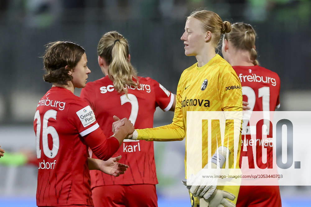 , Google Pixel Frauen-Bundesliga, VfL Wolfsburg vs SC Freiburg, AOK Stadion am 03. November 2024 in Wolfsburg, Deutschland. (Foto von Marco Steinbrenner DeFodi Images) , Google Pixel Frauen-Bundesliga, VfL Wolfsburg vs SC Freiburg, AOK Stadion, November 3, 2024 in Wolfsburg, Germany. (Photo by Marco Steinbrenner DeFodi Images) DFB DFL REGULATIONS PROHIBIT ANY USE OF PHOTOGRAPHS AS IMAGE SEQUENCES AND OR QUASI-VIDEO. not used in POL SRB CRO FRA GBR NED ITA USA Defodi-108_wolf_frei_20240311_127
