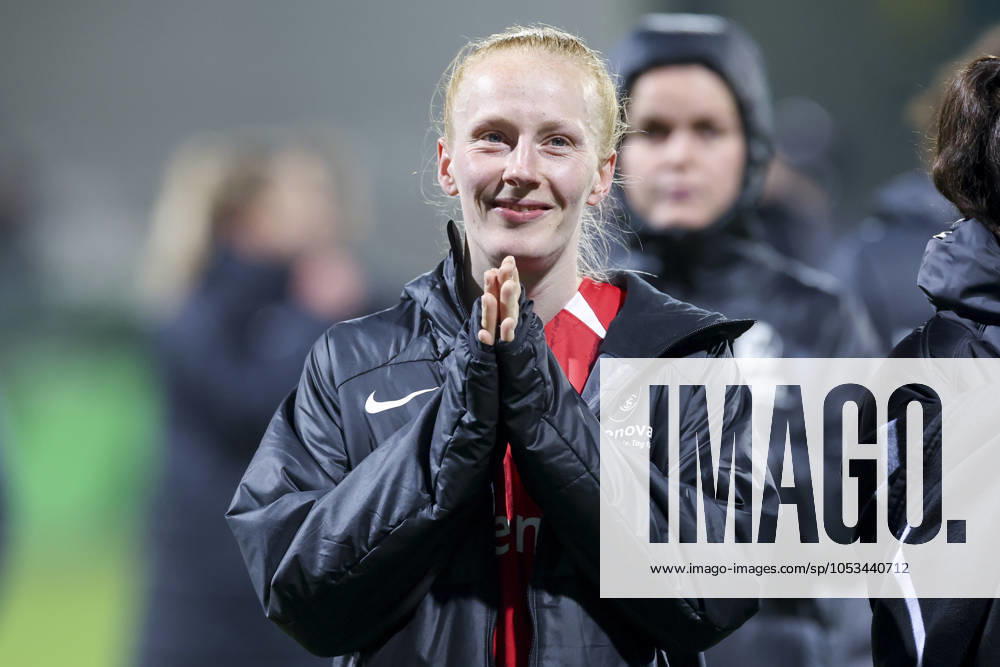 , Google Pixel Frauen-Bundesliga, VfL Wolfsburg vs SC Freiburg, AOK Stadion am 03. November 2024 in Wolfsburg, Deutschland. (Foto von Marco Steinbrenner DeFodi Images) , Google Pixel Frauen-Bundesliga, VfL Wolfsburg vs SC Freiburg, AOK Stadion, November 3, 2024 in Wolfsburg, Germany. (Photo by Marco Steinbrenner DeFodi Images) DFB DFL REGULATIONS PROHIBIT ANY USE OF PHOTOGRAPHS AS IMAGE SEQUENCES AND OR QUASI-VIDEO. not used in POL SRB CRO FRA GBR NED ITA USA Defodi-108_wolf_frei_20240311_135