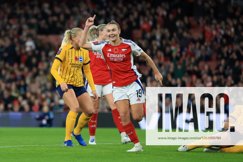 Arsenal Women FC v Brighton and Hove Albion Women Women s Super League 08 11 2024. Arsenal Womens forward Caitlin Foord (19) celebrates her goal during the Women s Super League match between Arsenal Women FC and Brighton and Hove Albion Women at the Emirates Stadium, London, England on 8 November 2024. London Emirates Stadium Greater London England Editorial use only DataCo restrictions apply See www.football-dataco.com ,