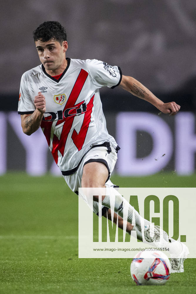 Rayo Vallecano vs UD Las Palmas - La Liga EA Sports 2024 25 Sergio Camello of Rayo Vallecano in action with the ball during the La Liga EA Sports 2024 25 football match between Rayo Vallecano vs UD Las Palmas at Estadio de Vallecas on November 08, 2024 in Madrid, Spain. Madrid Estadio de Vallecas Madrid Spain