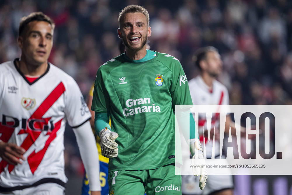 Rayo Vallecano vs UD Las Palmas - La Liga EA Sports 2024 25 Jacobus Cillessen (C) of UD Las Palmas seen during the La Liga EA Sports 2024 25 football match between Rayo Vallecano vs UD Las Palmas at Estadio de Vallecas on November 08, 2024 in Madrid, Spain. Madrid Estadio de Vallecas Madrid Spain