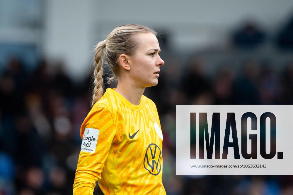 Merle Frohms (VfL Wolfsburg, 01), GER, TSG 1899 Hoffenheim vs VfL Wolfsburg, Google Pixel Frauen Bundesliga, 9. Spieltag, Saison 2024 2025, 09.11.2024 DFB regulations prohibit any use of photographs as image sequences and or quasi-video GER, TSG 1899 Hoffenheim vs VfL Wolfsburg, Google Pixel Frauen Bundesliga, 9. Spieltag, Saison 2024 2025, 09.11.2024 Hoffenheim