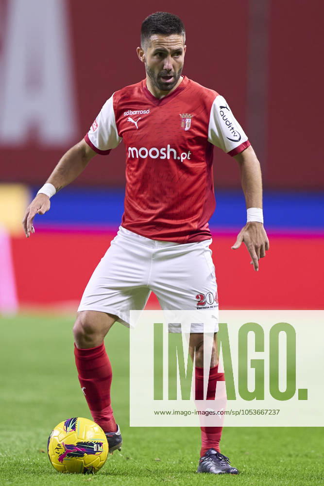Sporting Clube de Braga v Sporting Clube de Portugal - Liga Portugal Betclic Joao Moutinho of SC Braga is in action during the Liga Portugal Betclic match between SC Braga and Sporting CP at Estadio Municipal de Braga in Braga, Portugal, on November 10, 2024. Braga, Portugal Portugal