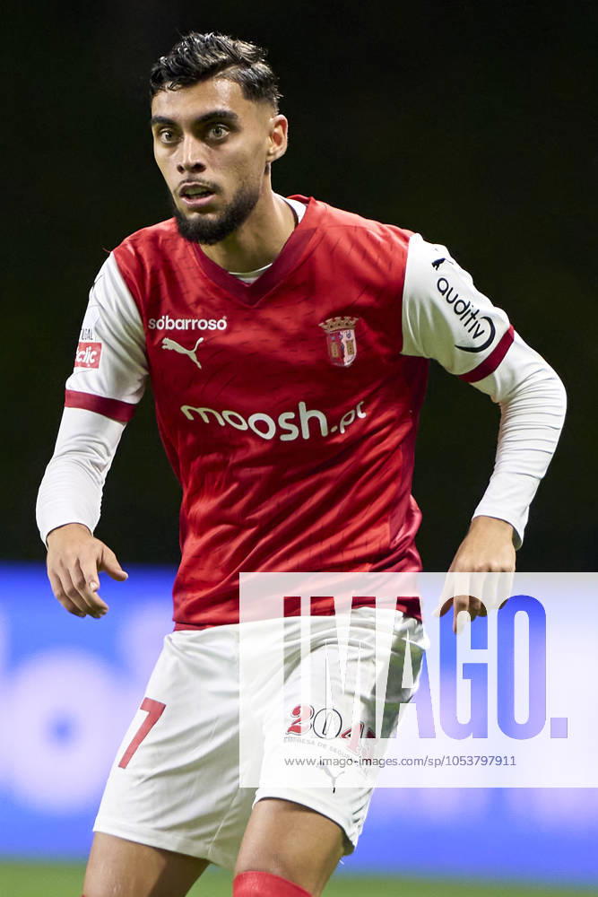Sporting Clube de Braga v Sporting Clube de Portugal - Liga Portugal Betclic Gabri Martinez of SC Braga looks on during the Liga Portugal Betclic match between SC Braga and Sporting CP at Estadio Municipal de Braga in Braga, Portugal, on November 10, 2024. Braga, Portugal Portugal