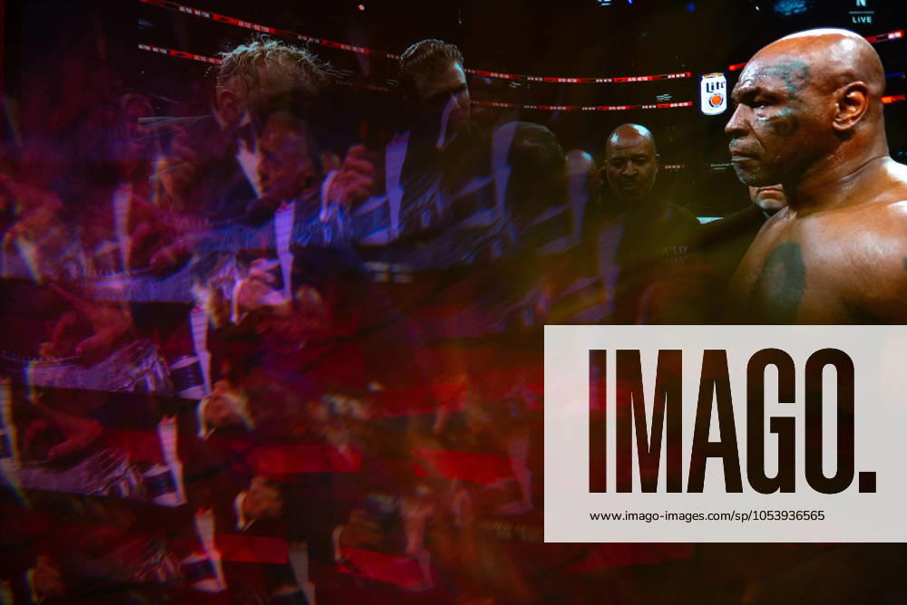 Reflections of the Paul, Tyson fight as viewed online presented by Netflix. Jake Paul wins the fight against Mike Tyson by unanimous decision after a full eight-round heavyweight match in AT&T Stadium in front of 70,000 fans on Friday. Hosted onine by Netflix with an estimated tens of millions of viewers. Manhattan USA - ZUMAt152 20241116_znp_t152_011