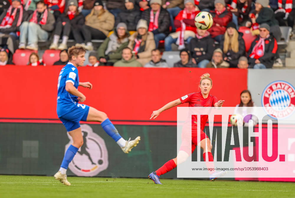 GER, München, FC Bayern München vs Carl Zeiss Jena, Google Pixel Frauen Bundesliga, Fussball, DFB, Spielzeit 2024 2025, FC Bayern Campus, 10. Spieltag, im Bild: Carolin Simon (FC Bayern München Frauen 30) DFB DFL REGULATIONS PROHIBIT ANY USE OF PHOTOGRAPHS AS IMAGE SEQUENCES AND OR QUASI-VIDEO, 17.11.2024,
