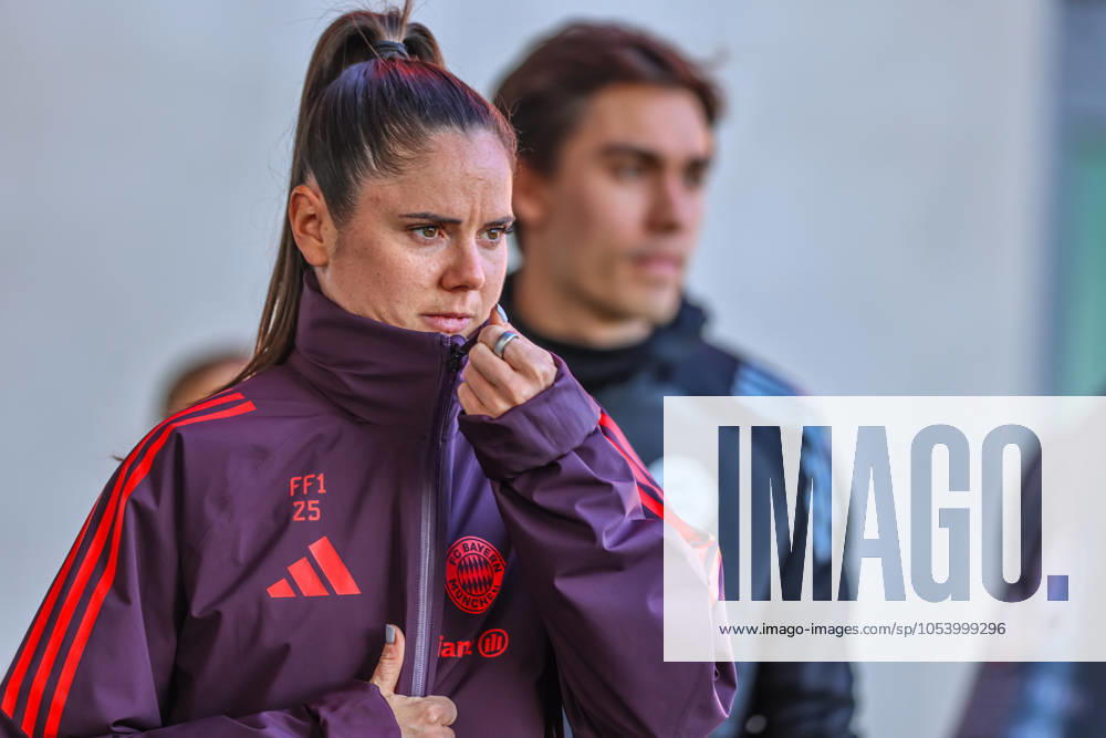 GER, München, FC Bayern München vs Carl Zeiss Jena, Google Pixel Frauen Bundesliga, Fussball, DFB, Spielzeit 2024 2025, FC Bayern Campus, 10. Spieltag, im Bild: Sarah Zadrazil (FC Bayern München Frauen 25) DFB DFL REGULATIONS PROHIBIT ANY USE OF PHOTOGRAPHS AS IMAGE SEQUENCES AND OR QUASI-VIDEO, 17.11.2024,