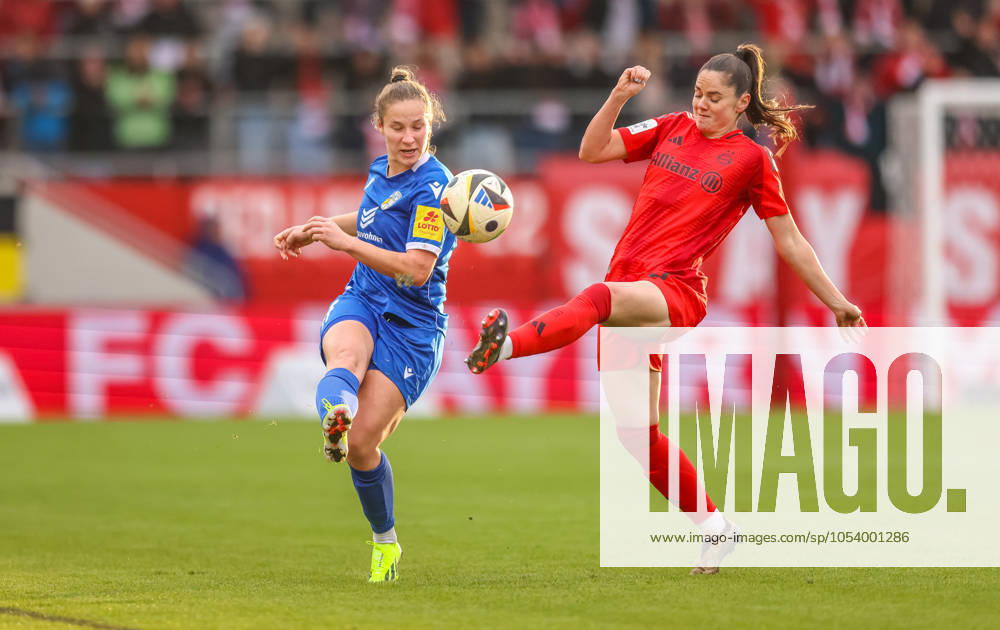 GER, München, FC Bayern München vs Carl Zeiss Jena, Google Pixel Frauen Bundesliga, Fussball, DFB, Spielzeit 2024 2025, FC Bayern Campus, 10. Spieltag, im Bild v.l.: Nicole Woldmann (Carl Zeiss Jena), Sarah Zadrazil (FC Bayern München Frauen 25) DFB DFL REGULATIONS PROHIBIT ANY USE OF PHOTOGRAPHS AS IMAGE SEQUENCES AND OR QUASI-VIDEO, 17.11.2024,