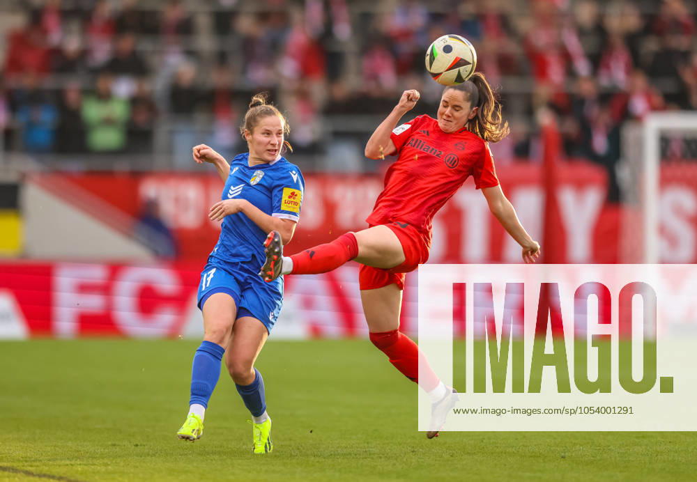 GER, München, FC Bayern München vs Carl Zeiss Jena, Google Pixel Frauen Bundesliga, Fussball, DFB, Spielzeit 2024 2025, FC Bayern Campus, 10. Spieltag, im Bild v.l.: Nicole Woldmann (Carl Zeiss Jena), Sarah Zadrazil (FC Bayern München Frauen 25) DFB DFL REGULATIONS PROHIBIT ANY USE OF PHOTOGRAPHS AS IMAGE SEQUENCES AND OR QUASI-VIDEO, 17.11.2024,