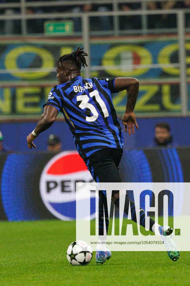 Yann Bisseck seen during UEFA Champions League game between teams of Internazionale Milano and Arsenal FC (Maciej Rogowski) Milan San Siro Italy