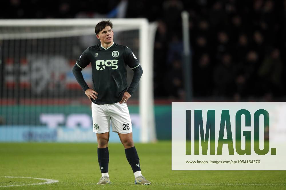 EINDHOVEN - Thom van Bergen of FC Groningen disappointment after the 1-0 during the Dutch Eredivisie match between PSV Eindhoven and FC Groningen at Phillips Stadium on Nov. 23, 2024 in Eindhoven, Netherlands. ANP BART STOUTJESDIJK Dutch Eredivisie 2024 25 ANPxSportx IVx 514105100 originalFilename: 514105100