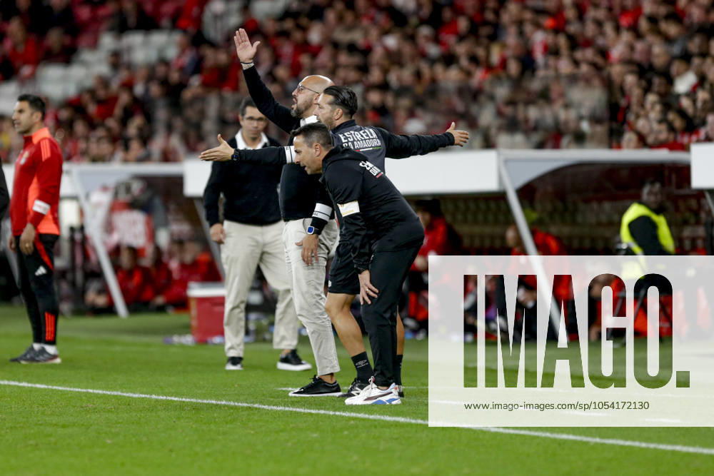 Luis Faria coach of Estrela da Amadora during the Taca de Portugal match between SL Benfica and Estrela da Amadora CF at Estadio da Luz on 23nd November 2024, in Lisbon, Portugal. Taca de Portugal - SL Benfica vs Estrela da Amadora SAD (Valter Gouveia SPP)