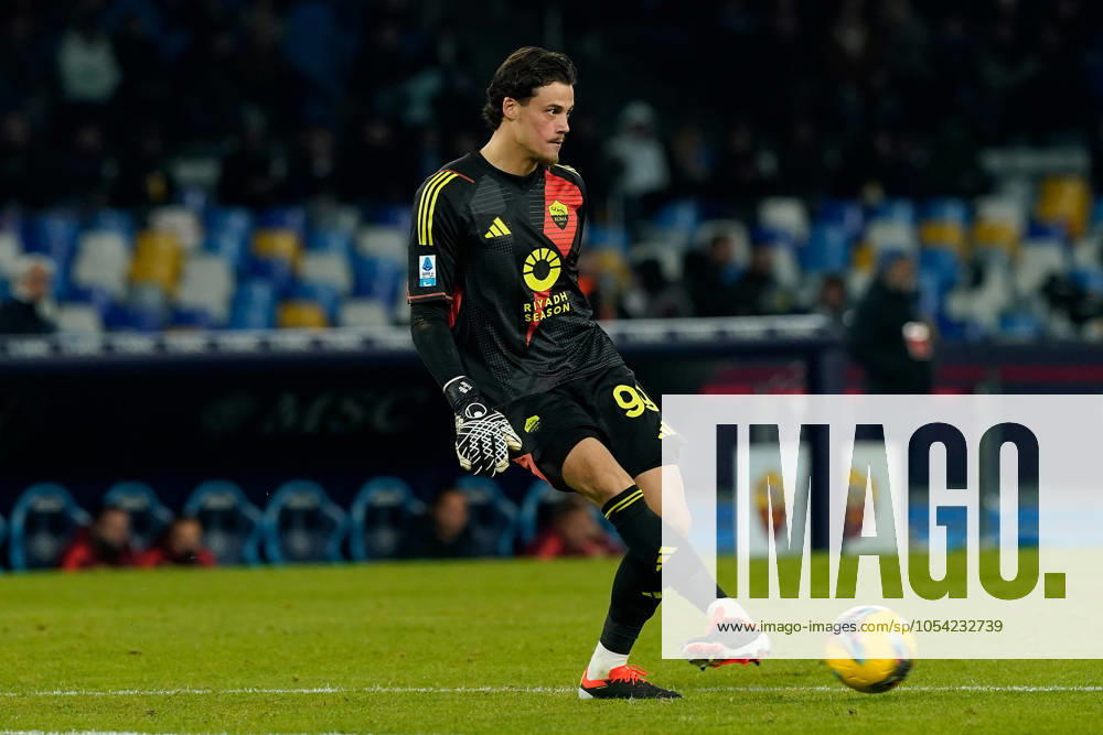 SSC Napoli v AS Roma - Serie A Mile Svilar of AS Roma during the Serie A match between SSC Napoli and AS Roma at Stadio Diego Armando Maradona Naples Italy on 24 November 2024. Naples Naples Italy