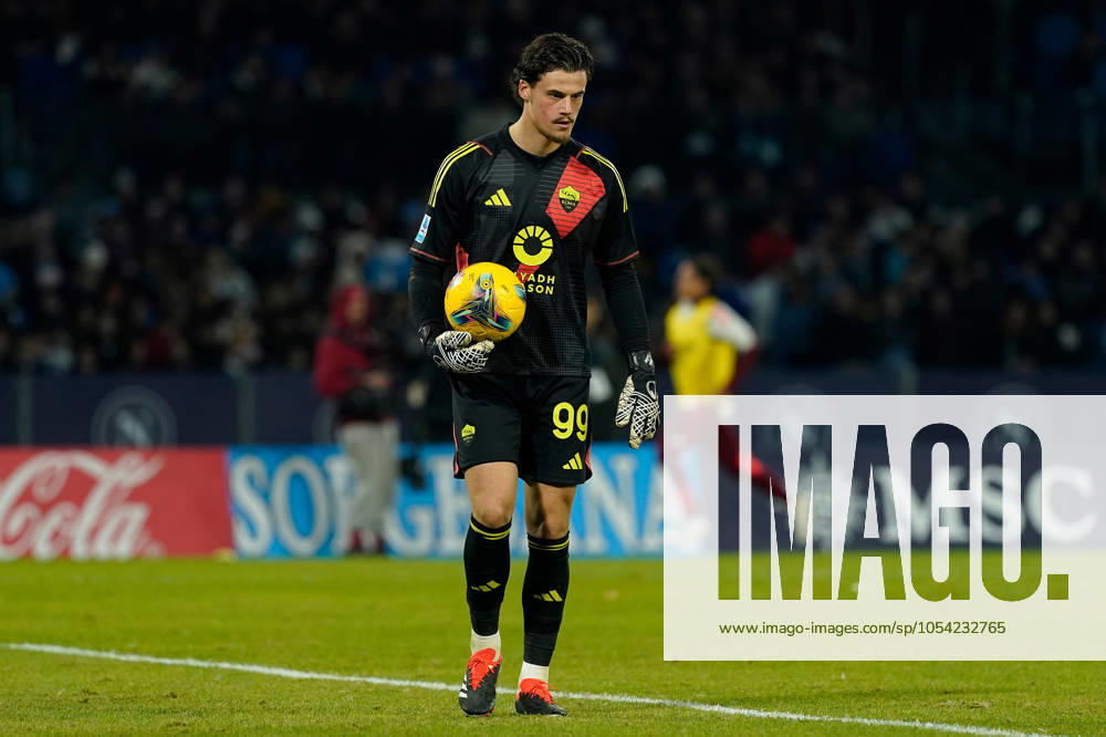 SSC Napoli v AS Roma - Serie A Mile Svilar of AS Roma during the Serie A match between SSC Napoli and AS Roma at Stadio Diego Armando Maradona Naples Italy on 24 November 2024. Naples Naples Italy