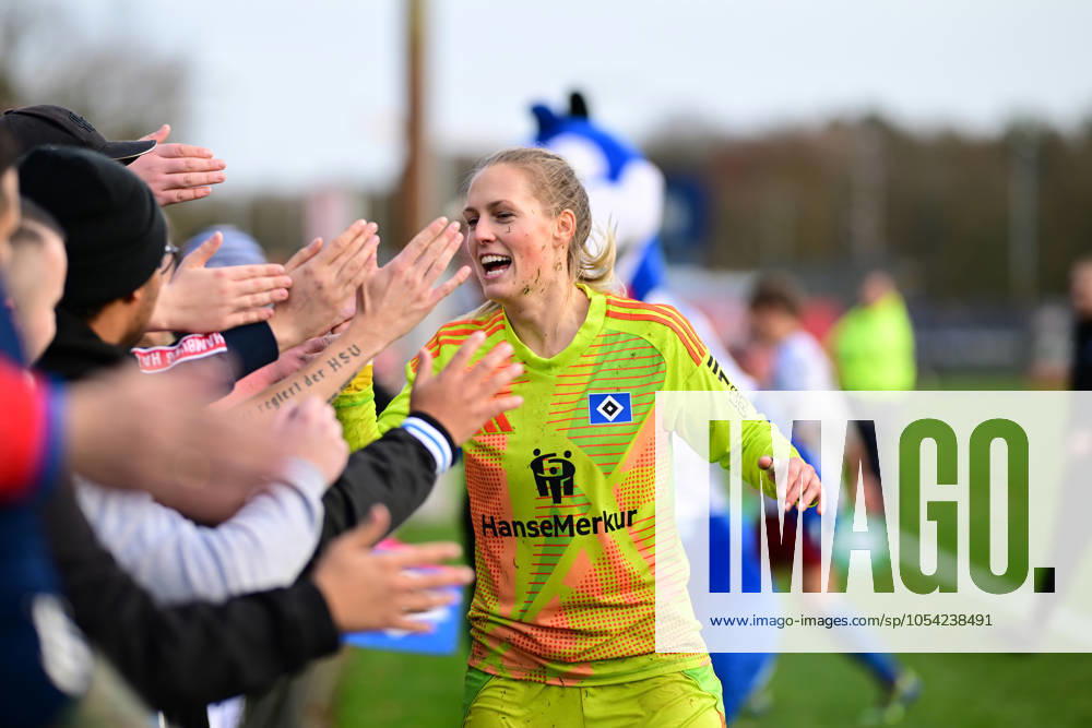 Fußball I Frauen I Saison 2024-2025 I DFB-Pokal I Achtelfinale I Hamburger SV - FC Carl Zeiss Jena I 24.11.2024 Inga Schuldt (1, Hamburger SV) Hamburg Volksparkstadion Hamburg Deutschland