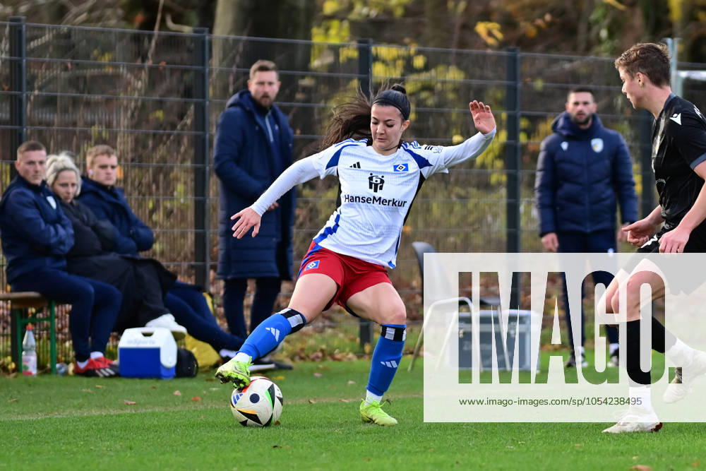 Fußball I Frauen I Saison 2024-2025 I DFB-Pokal I Achtelfinale I Hamburger SV - FC Carl Zeiss Jena I 24.11.2024 Vildan Kardesler (7, Hamburger SV) Hamburg Volksparkstadion Hamburg Deutschland