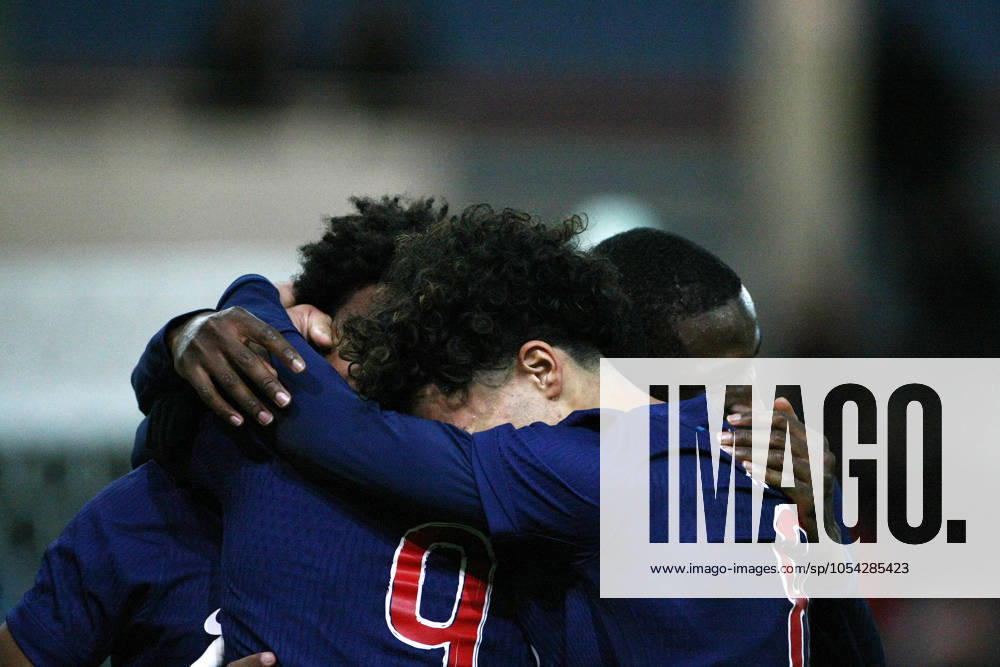 Mahamadou Sangare of PSG ( 9 ) celebrates after scoring during the UEFA Youth League 2024 Soccer match between FC Bayern Munich and PSG Paris Saint-Germain at the Bayern Campus Stadium in Munich, Bayern , Germany. November 26th, 2024 Munich Germany - ZUMAe140 20241126_zip_e140_017